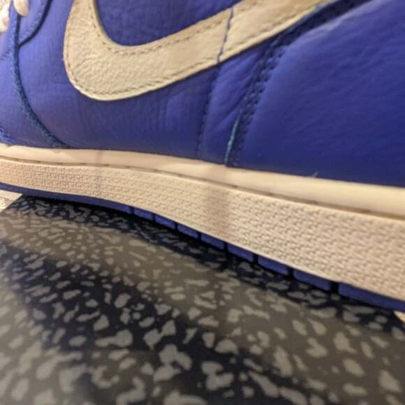 Nike Air Jordan 1 Retro High “Hyper Royal” 555088-401 Men's Size 10.5 *PREOWNED* - Picture 6 of 16